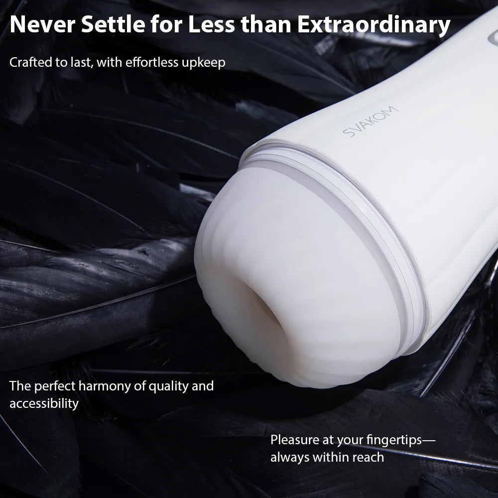 Robin Vibrating Stroking Masturbator | Svakom