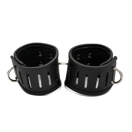 LeatherHandcuffs with D-Ring | Priape